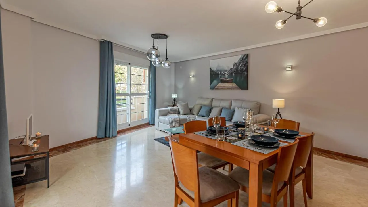 Apartamento 797 Holiday Rentals- Piso con amplia terraza a solo 1 min de la playa Benalmádena España