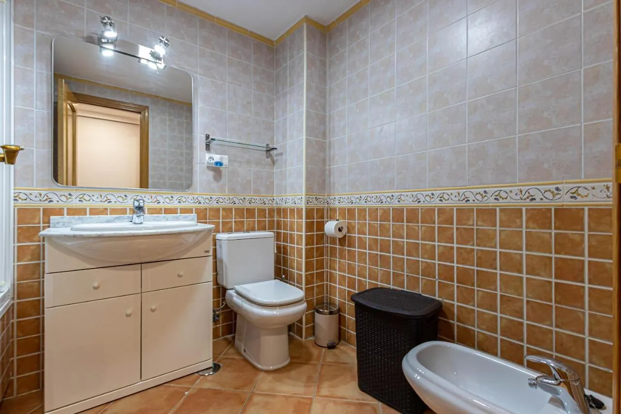Apartamento 797 Holiday Rentals- Piso con amplia terraza a solo 1 min de la playa Benalmádena España